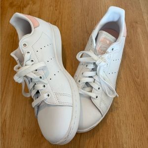 Adidas Stan Smith White Sneakers Pink Details